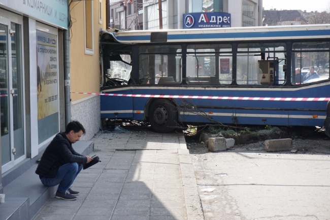 Жестока катастрофа във Варна. Пострадаха 7 души
