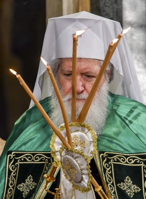 Патриарх Неофит отслужи Света литургия за Цветница