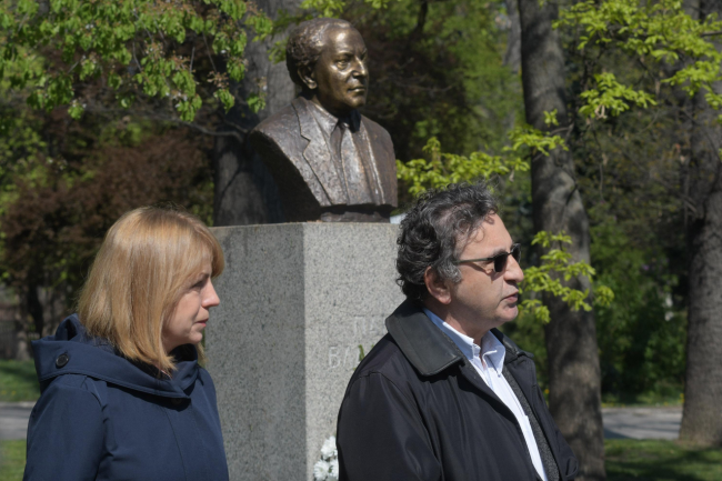 Откриха възстановения паметник на Панчо Владигеров в Борисовата градина