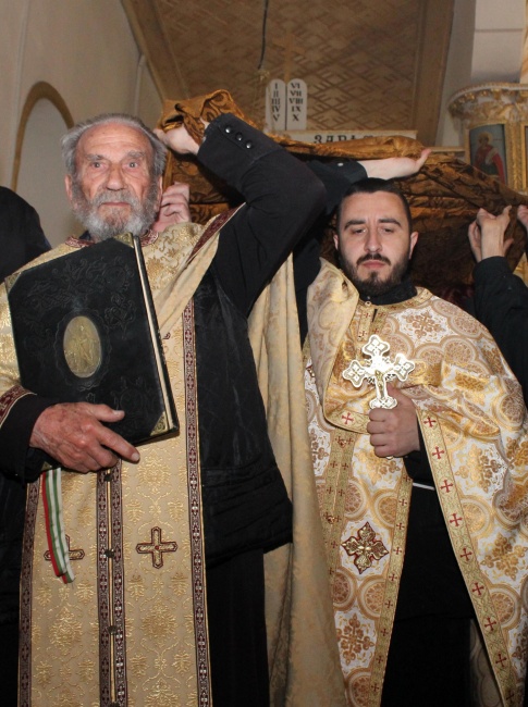 Патриарх Неофит отслужи Царски часове