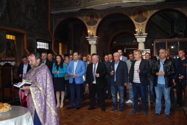 С молебен за здраве и успех ГЕРБ - Велико Търново откри кампанията си за евроизборите 