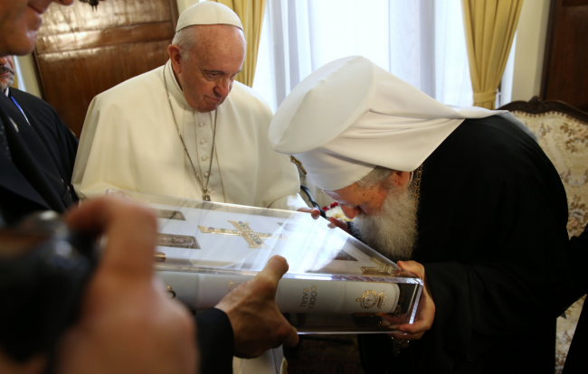Папа Фрнациск се срещна с патриарх Неофит
