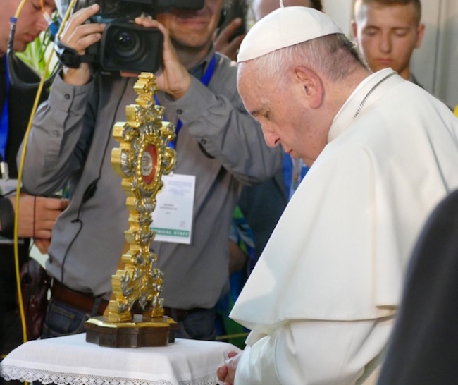 Папа Франциск се срещна с католическата общност у на