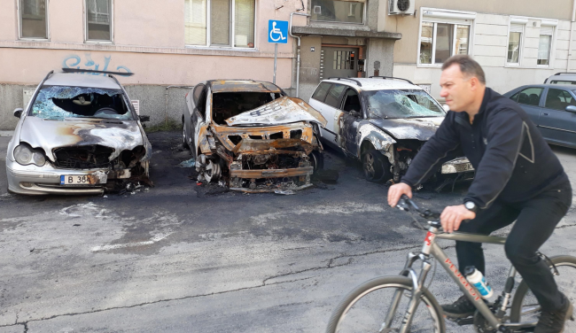 Три коли изгоряха във Варна