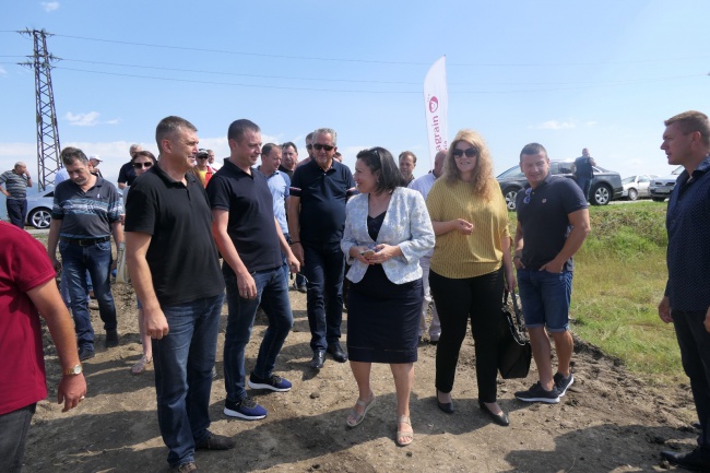 Десислава Танева даде старт на жътвата в Сливенско