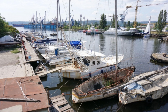 Собственици на лодки и яхти се събраха на протест във Варна 