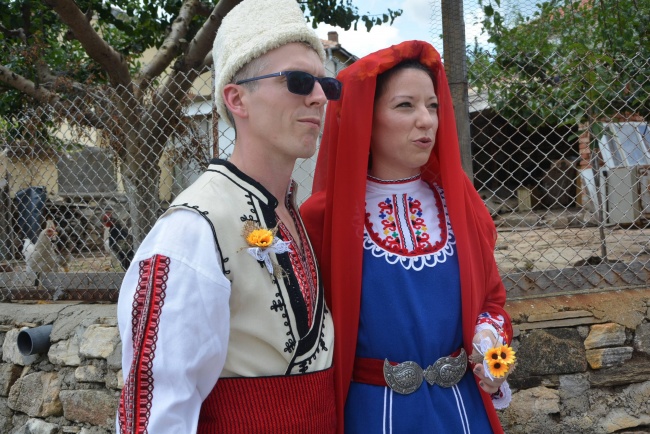 Българка и англичанин избраха село Хухла пред Албиона за венчавката си