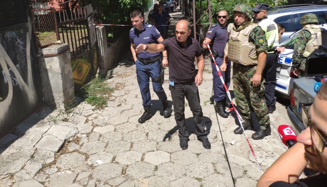 Не снаряд, а камък вдигна сапьорите на крак в София