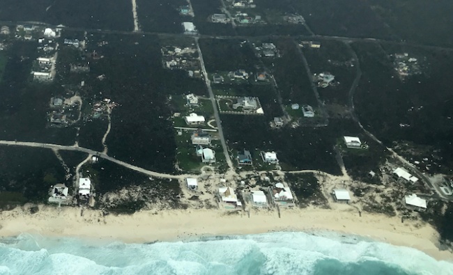 Ураганът Дориан опустоши Бахамите