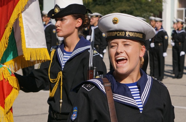 Курсанти от Военноморското училище във Варна положиха военна клетва