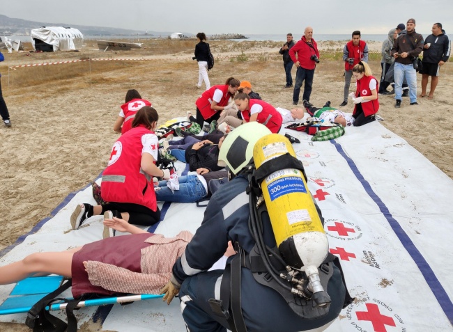 Спасяване при самолетна катастрофа се разигра на плаж във Варна 