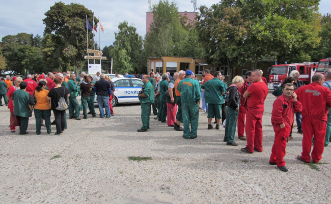 Пожар избухна в цех за взривни вещества във военния завод "Дунарит" край Русе