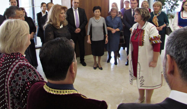 Вицепрезидентът Йотова разговаря с ръководството на Асамблеята на народа на Казахстан   