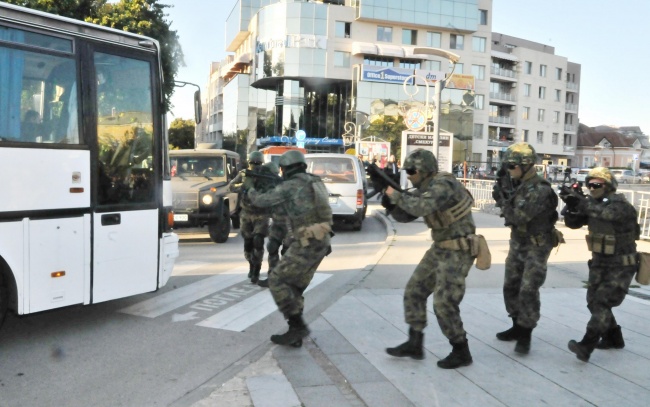 Българската армия дебаркира в Силистра – набира войници, матроси и гвардейци