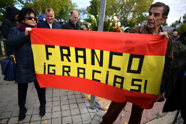 Ексхумираха тялото на Франсиско Франко от мавзолея в Долината на падналите