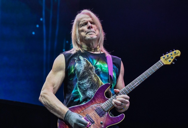 Deep Purple вдигнаха на крака публиката в София