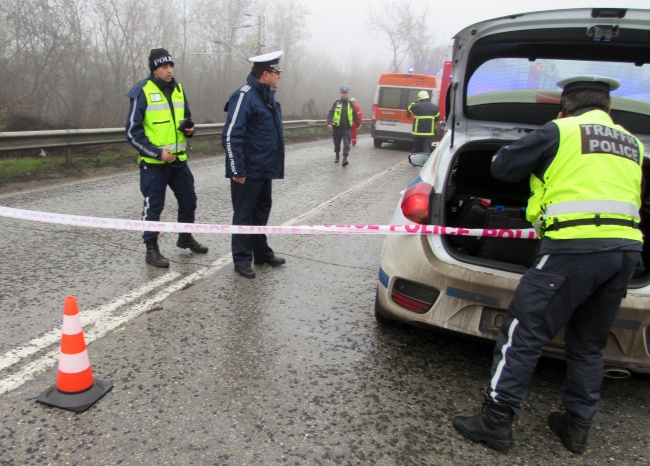 Четирима пострадаха при челна катастрофа на пътя Русе - Бяла