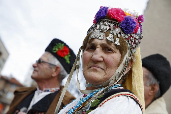 Кукери гониха зли духове на фестивал в Хасково