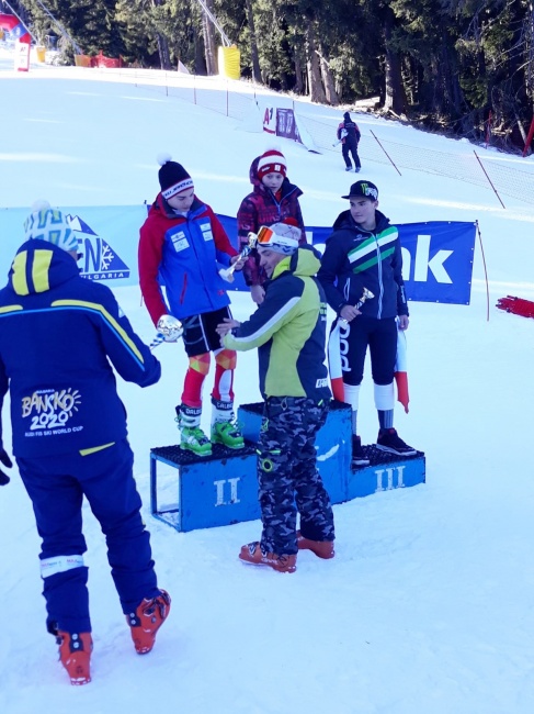  Летящ първи старт за младите надежди в ски алпийските дисциплини