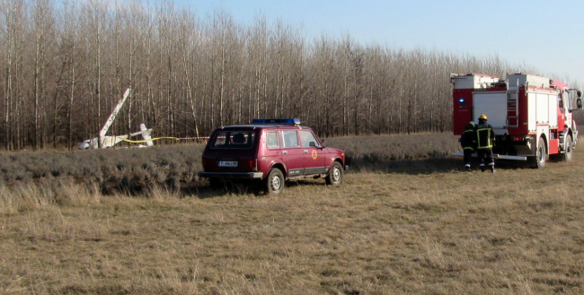 Малък самолет падна край русенското село Бъзън