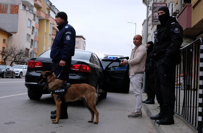 Мащабна полицейска акция блокира Благоевград