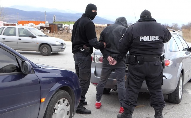 ГДБОП разби банда за фалшиви документи