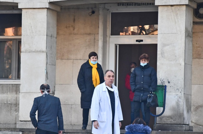 Масови оставки във Втора градска болница, Фандъкова провери ситуацията