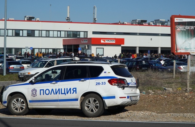 Работници стачкуват срещу санитарно-хигиенните условия в завод край Хасково