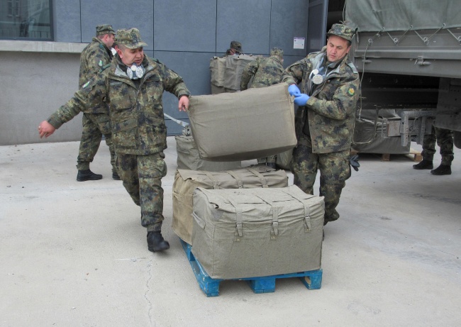 Военните изградиха за три часа полева болница с 300 легла в Русе
