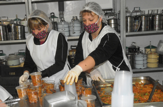 Домашен и социален патронаж - Бургас доставя храна на над хиляда възрастни хора