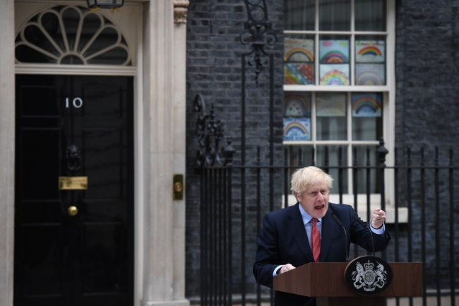 Британският премиер Борис Джонсън се завърна на работа