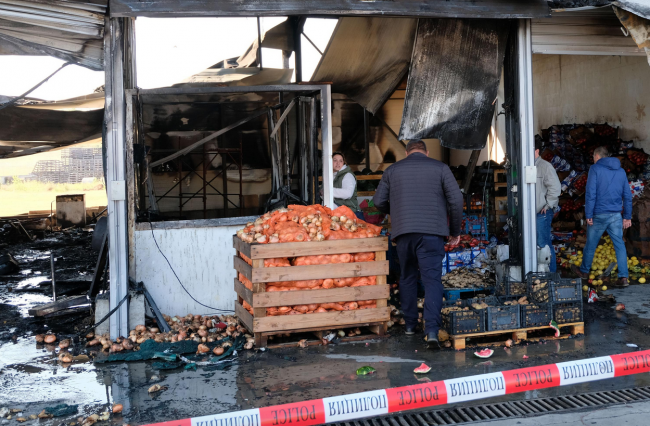 Изгоря зеленчукова борса в село Кърналово