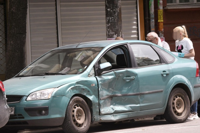 Катастрофа между две коли в София