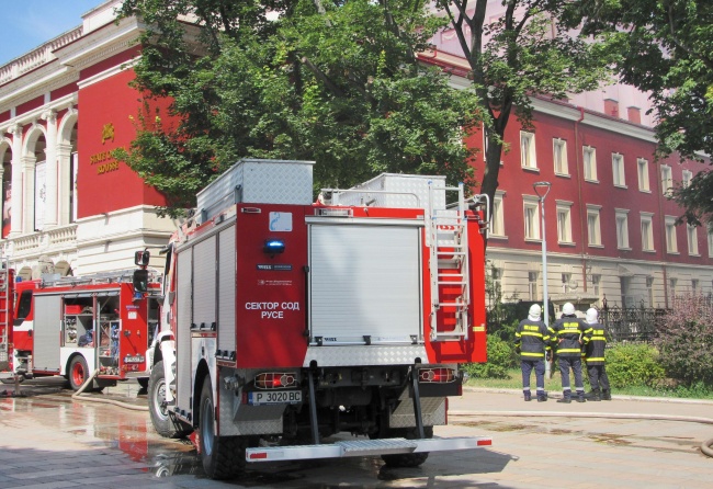 Пожар избухна в Русенската опера