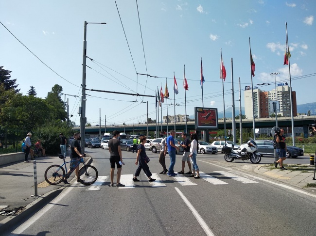 Протестиращи блокираха пътя към Тех Парк, където ще се състои Националната среща на ГЕРБ