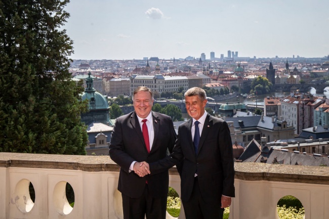 Държавният секретар на САЩ Майк Помпейо се срещна с чешкия премиер Андрей Бабиш в Прага