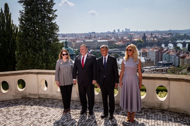 Държавният секретар на САЩ Майк Помпейо се срещна с чешкия премиер Андрей Бабиш в Прага