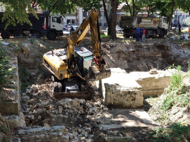 Започна социализирането на археологическите разкопки срещу жп гарата във Варна