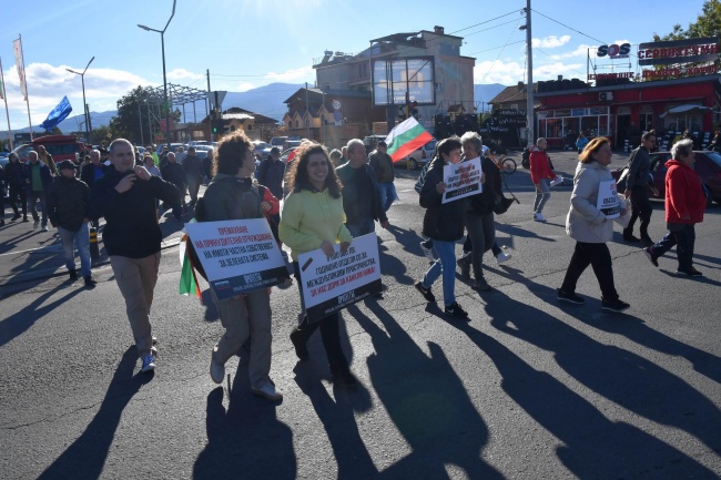 Жители на ''Горубляне'' блокираха бул. ''Цариградско шосе''в знак на протест 