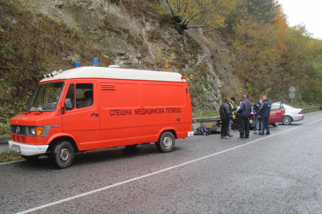 Момиче и млада жена загинаха при тежка катастрофа в Гоцеделчевско