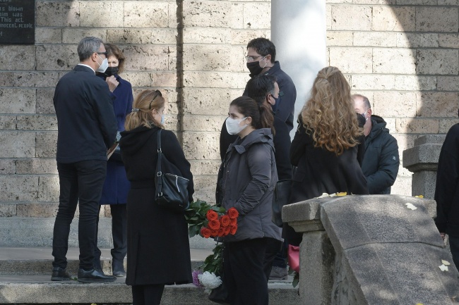 Роднини и приятели се поклониха пред президентския съветник Юлияна Димитрова