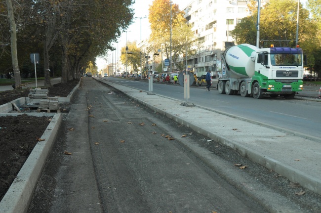 Изграждат нови бус ленти в Бургас