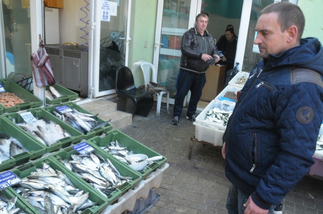 Двойно пада цената на чернокопа на пазара в Бургас
