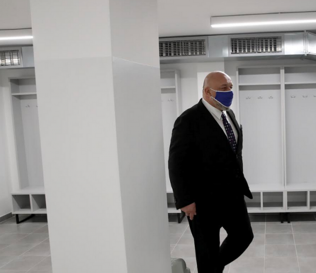 Министър Кралев откри обновена зала по хандбал в НСА 