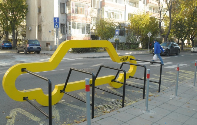 Ограничават паркирането до пешеходни пътеки в Бургас