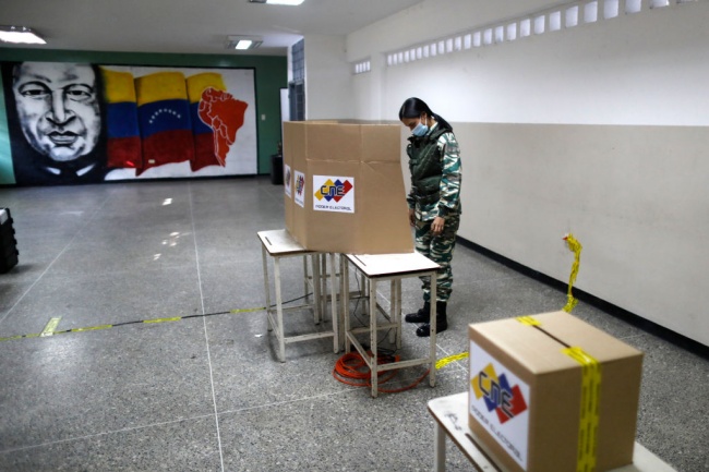 Венецуелците гласуват на парламентарни избори