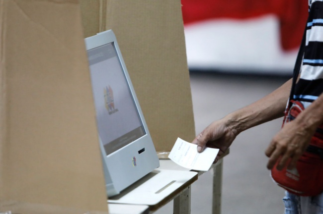 Венецуелците гласуват на парламентарни избори