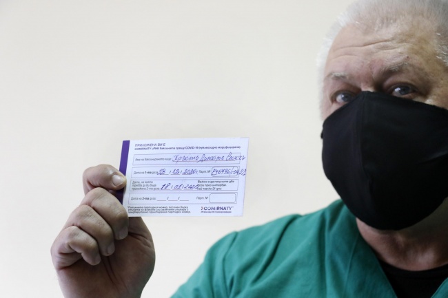 Ваксинираха и медиците в Хасково
