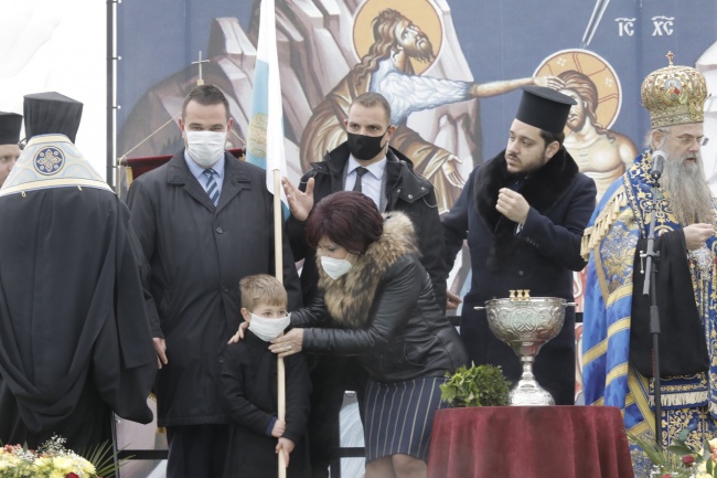 Цвета Караянчева присъства на Богоявленския ритуал в Кърджали