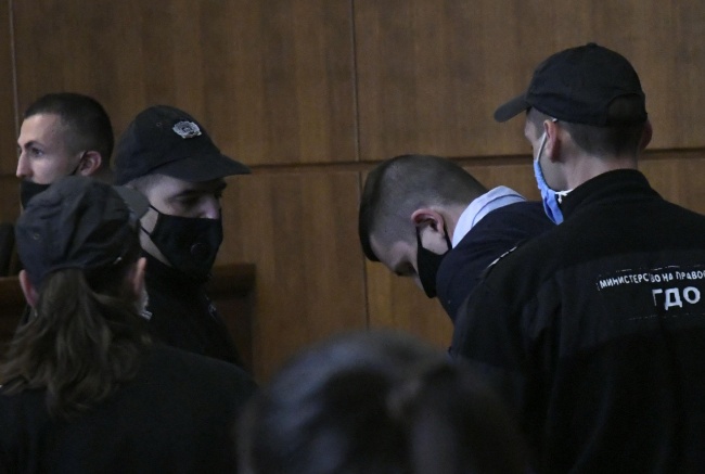 Гледат мярката на обвинения за убийството на Милен Цветков 